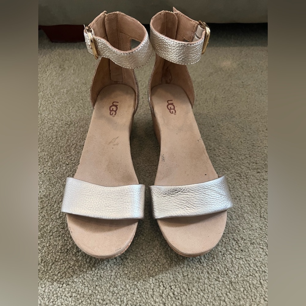 UGG Ankle Strap Sandals Size 7.5 Gold Leather Cork Heel Comfort Shoes